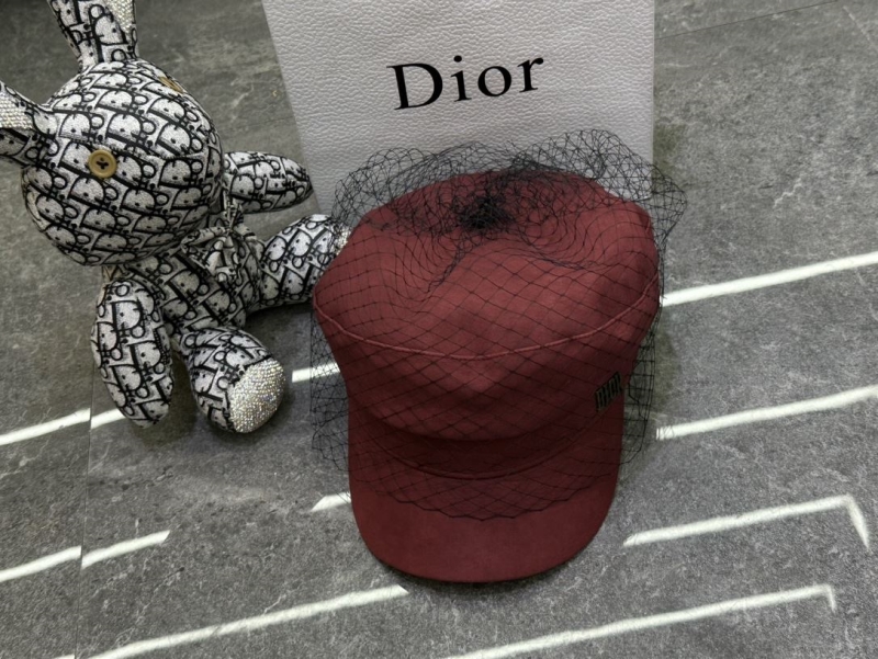 CHRISTIAN DIOR